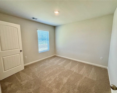 2910 Daxton Lane - Photo Thumbnail 13