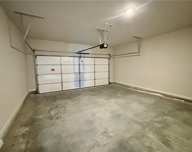 2910 Daxton Lane - Photo Thumbnail 25