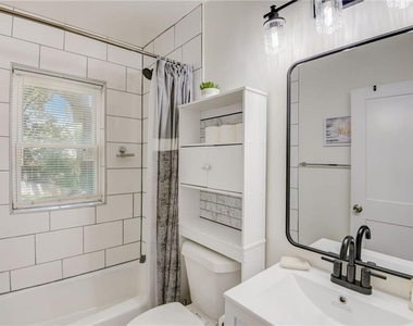 711 Campbell Circle - Photo Thumbnail 9