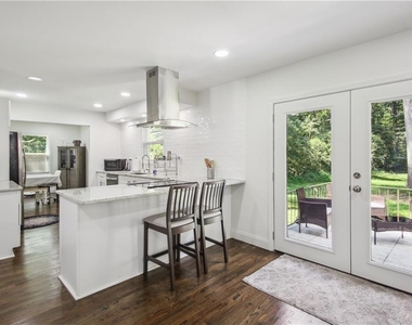 2832 Riderwood Drive - Photo Thumbnail 8