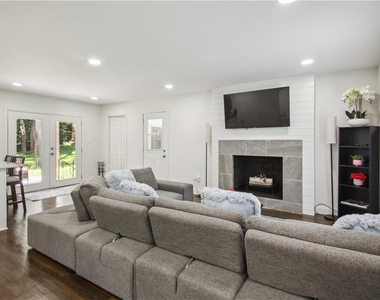 2832 Riderwood Drive - Photo Thumbnail 1