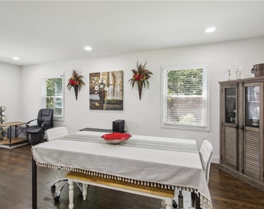 2832 Riderwood Drive - Photo Thumbnail 5