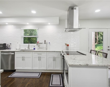 2832 Riderwood Drive - Photo Thumbnail 7