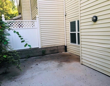 2260 Newport Landing - Photo Thumbnail 17