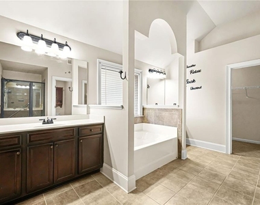 882 Nestling Drive - Photo Thumbnail 27