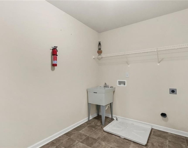 882 Nestling Drive - Photo Thumbnail 42