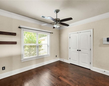 882 Nestling Drive - Photo Thumbnail 16