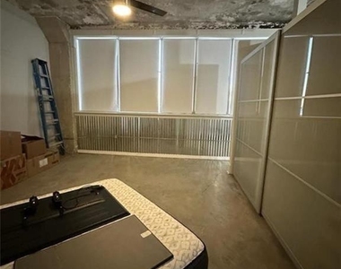 505 Whitehall Street - Photo Thumbnail 8