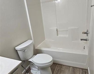 3060 Kentmere Drive - Photo Thumbnail 20