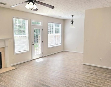 3060 Kentmere Drive - Photo Thumbnail 9