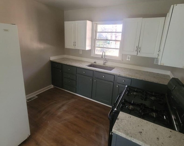 3728 Loren Drive - Photo Thumbnail 7