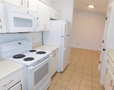 137 Riverside Circle - Photo Thumbnail 4