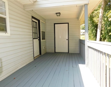 137 Riverside Circle - Photo Thumbnail 11