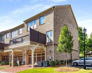 1035 E Paces Lane Ne - Photo Thumbnail 22