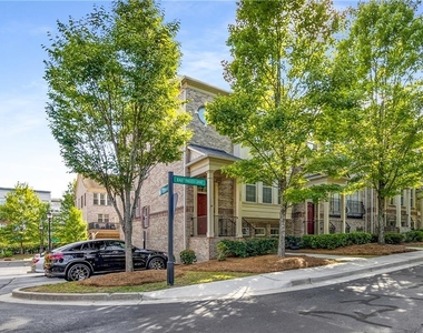 1035 E Paces Lane Ne - Photo Thumbnail 24