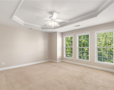 1035 E Paces Lane Ne - Photo Thumbnail 14