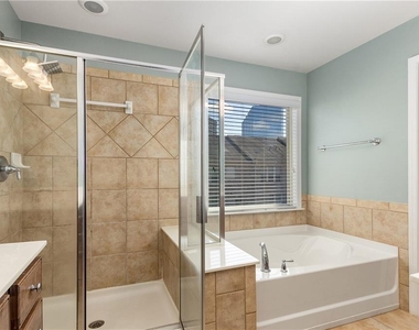 1035 E Paces Lane Ne - Photo Thumbnail 12