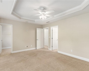 1035 E Paces Lane Ne - Photo Thumbnail 15