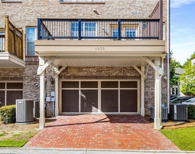 1035 E Paces Lane Ne - Photo Thumbnail 21