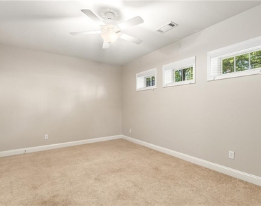 1035 E Paces Lane Ne - Photo Thumbnail 19