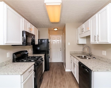 127 Silver Fox Trail - Photo Thumbnail 3