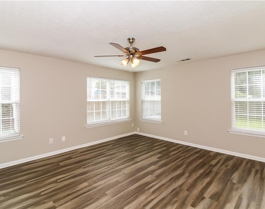 127 Silver Fox Trail - Photo Thumbnail 7