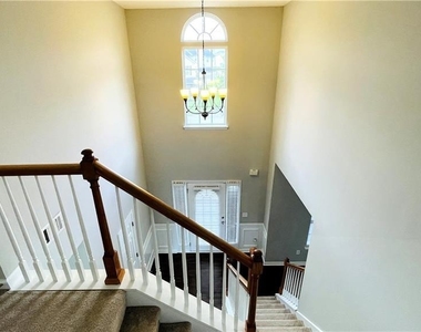1215 Grey Rock Way - Photo Thumbnail 16