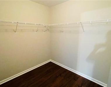 1215 Grey Rock Way - Photo Thumbnail 14