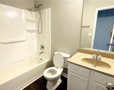 1215 Grey Rock Way - Photo Thumbnail 23