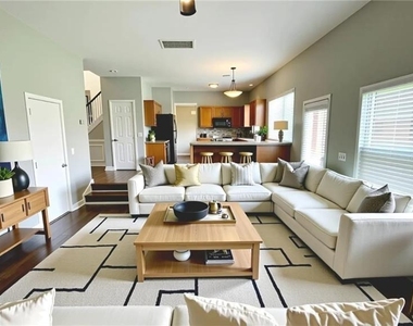 1215 Grey Rock Way - Photo Thumbnail 6