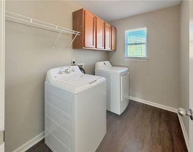 1215 Grey Rock Way - Photo Thumbnail 28