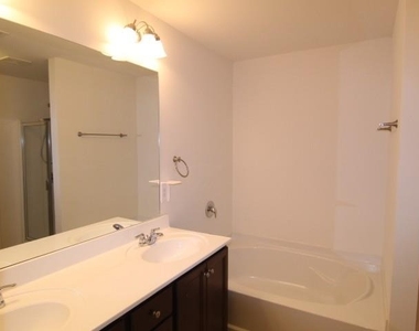 5850 Vinyard Lane - Photo Thumbnail 24