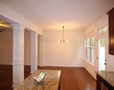 5850 Vinyard Lane - Photo Thumbnail 13