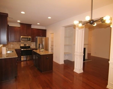 5850 Vinyard Lane - Photo Thumbnail 7