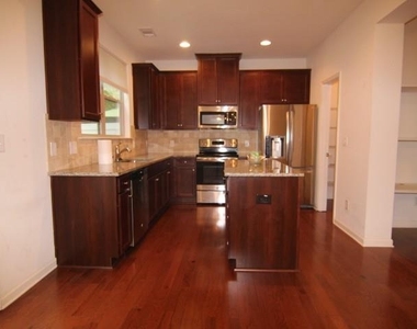 5850 Vinyard Lane - Photo Thumbnail 6