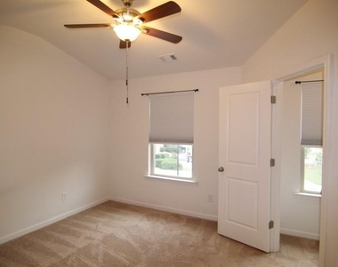 5850 Vinyard Lane - Photo Thumbnail 35