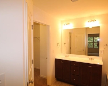 5850 Vinyard Lane - Photo Thumbnail 23