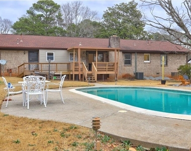 457 Castleaire Drive - Photo Thumbnail 24