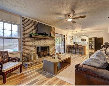 457 Castleaire Drive - Photo Thumbnail 1