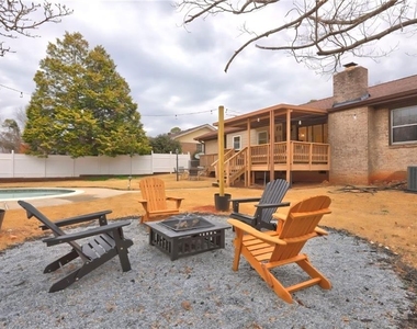 457 Castleaire Drive - Photo Thumbnail 23