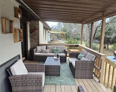 457 Castleaire Drive - Photo Thumbnail 20