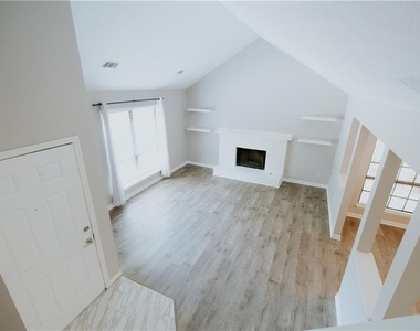 1256 Minhinette Drive - Photo Thumbnail 9