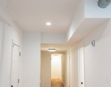 7311 S Oglesby Avenue - Photo Thumbnail 3
