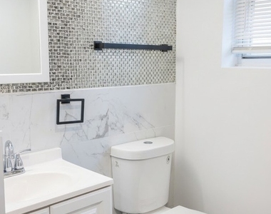 7311 S Oglesby Avenue - Photo Thumbnail 11