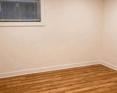 7311 S Oglesby Avenue - Photo Thumbnail 13