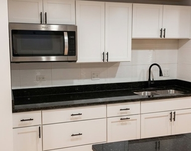 7311 S Oglesby Avenue - Photo Thumbnail 5