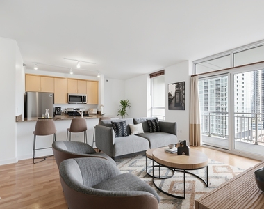 330 W Grand Avenue - Photo Thumbnail 1