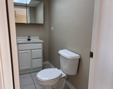8616 W 95th Place - Photo Thumbnail 9