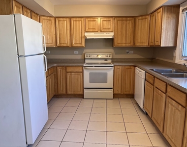 8616 W 95th Place - Photo Thumbnail 1