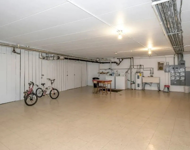 8616 W 95th Place - Photo Thumbnail 11